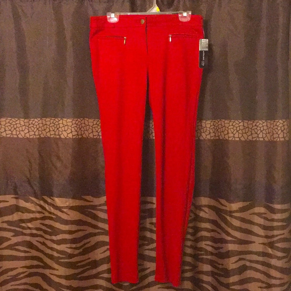 Soho red skinny leg pants New with tags size medium